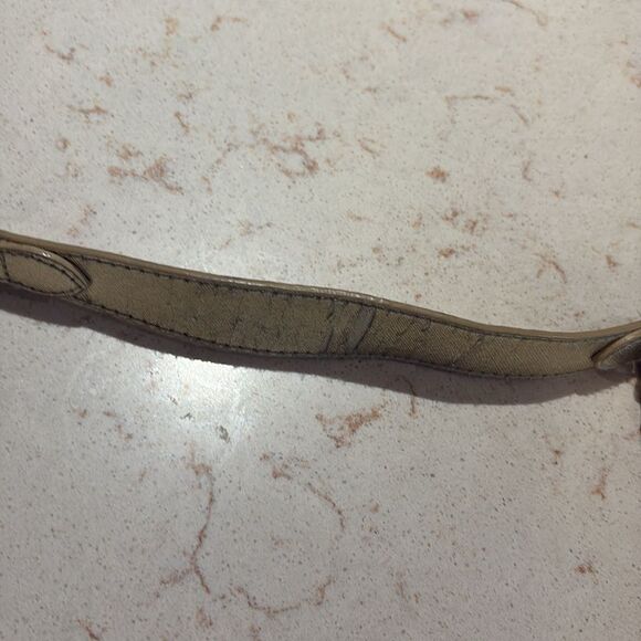 Lilly Pulitzer clear crossbody bag with tassel. 
Good used condition. - Picture 9 of 10